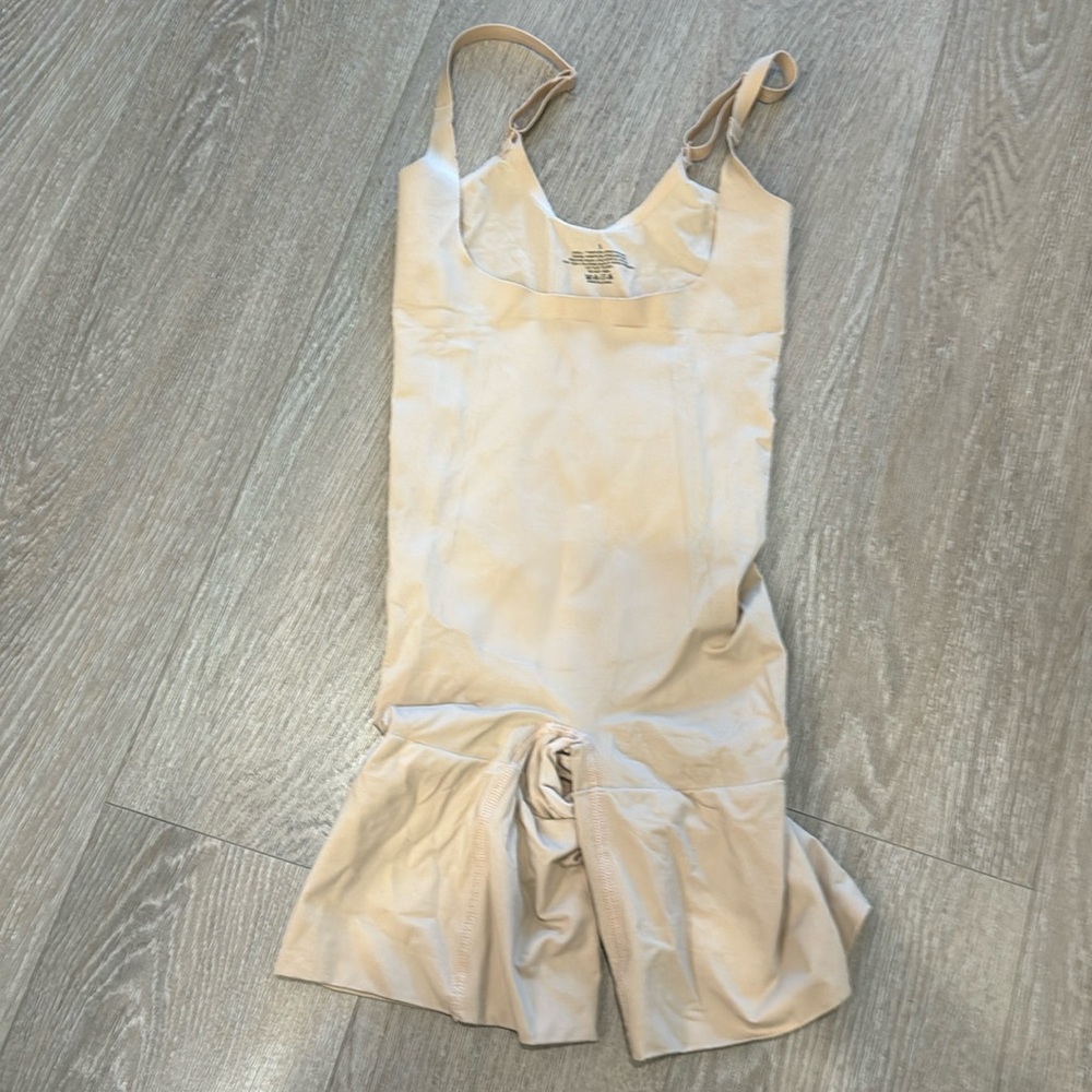 SKIMS Body Mid Thigh Bodysuit S
